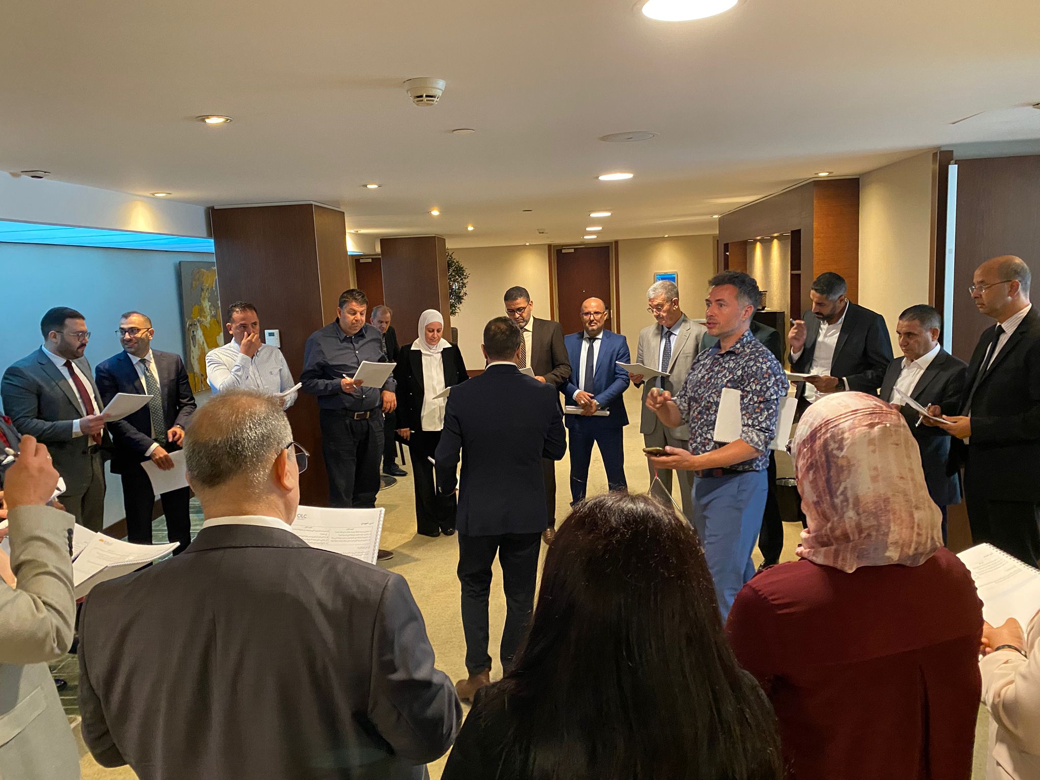 Renzo van Diepen facilitating an active learning session with participants